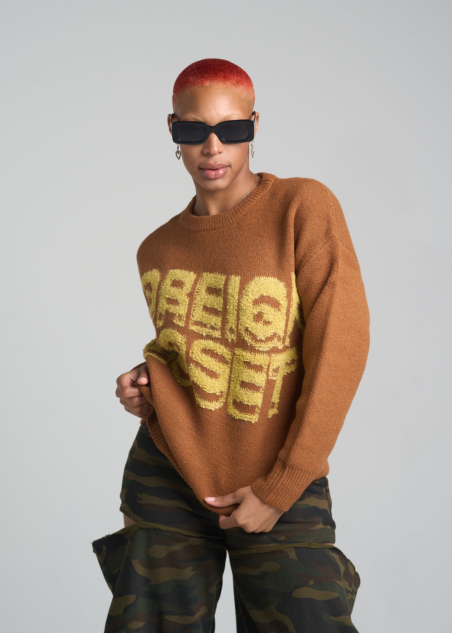 UNISEX SIGNATURE KNIT SWEATER